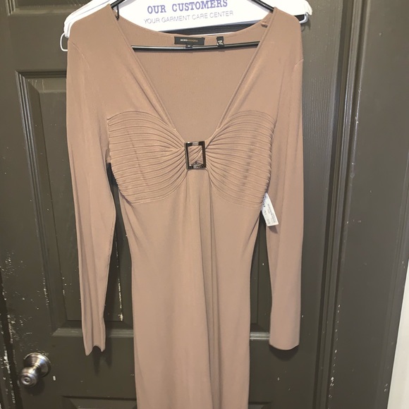 BCBGMaxAzria Dresses & Skirts - BCBG Maxazaria size M women’s dress BCBGMaxAzria Dresses & Skirts - BCBG Maxazaria size M women’s dress